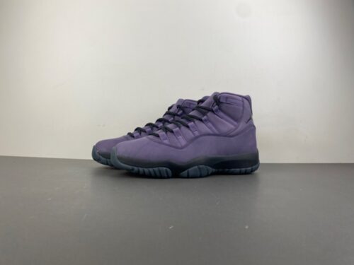 Air Jordan 11 “Las Vegas”