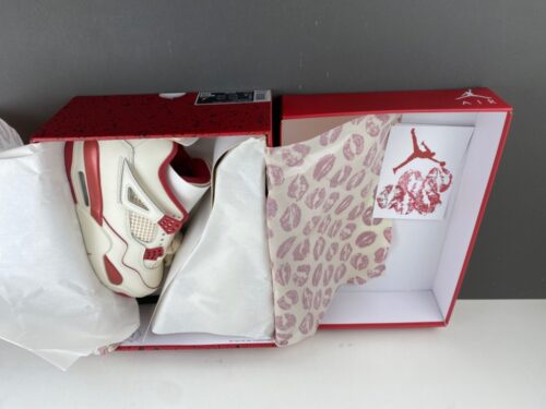 Alternative view of Air Jordan 4 “Valentine’s Day” (W)