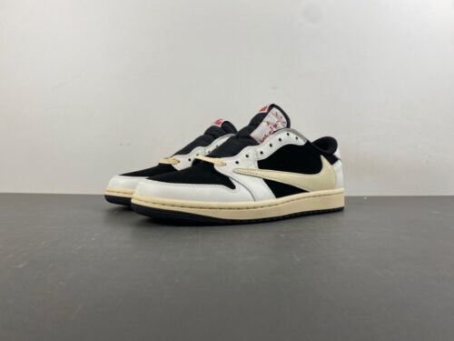 Travis Scott x Air Jordan 1 Low OG