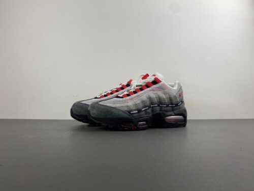 Undefeated x Nike Air Max 95 “Tokyo”