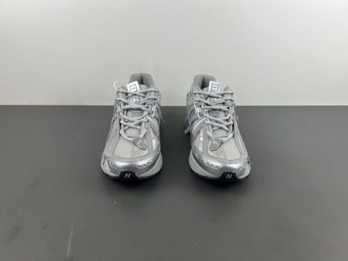 Alternative view of New Balance 1906