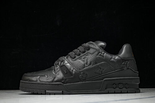 Alternative view of Louis Vuitton