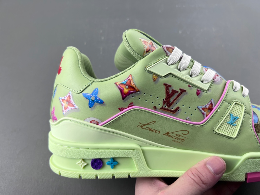 Louis Vuitton - Image 12