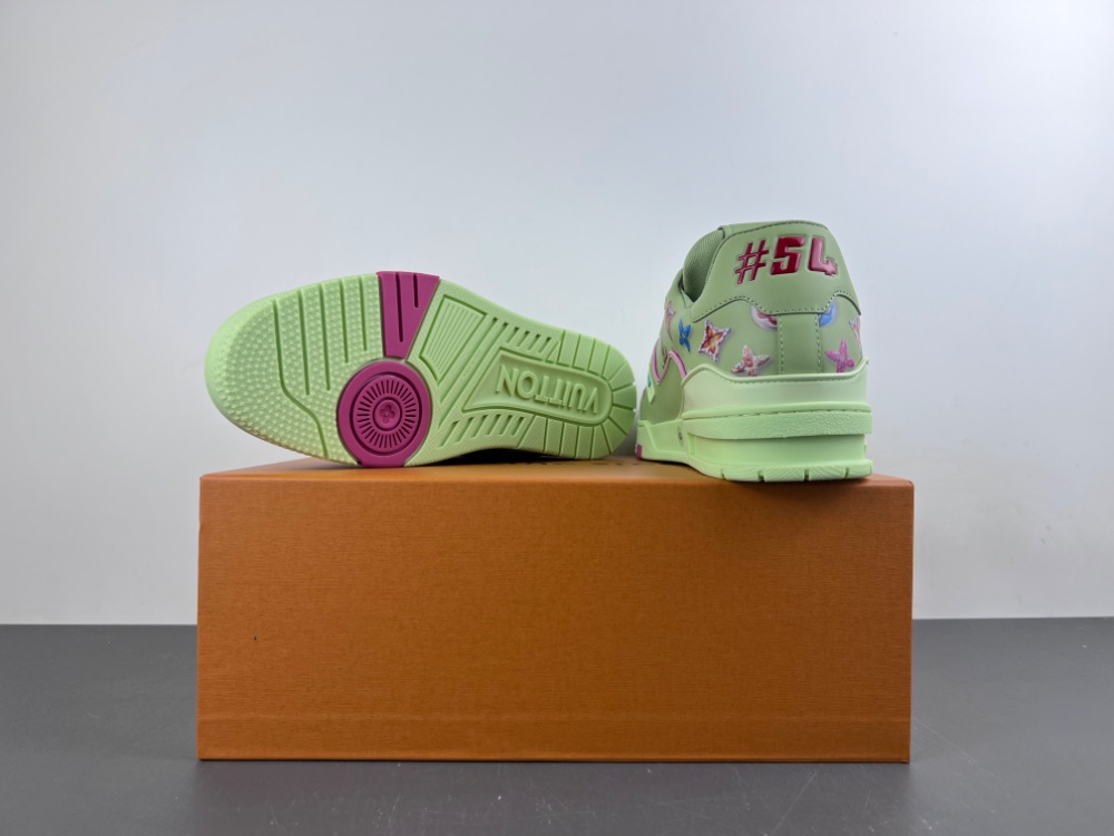 Louis Vuitton - Image 15