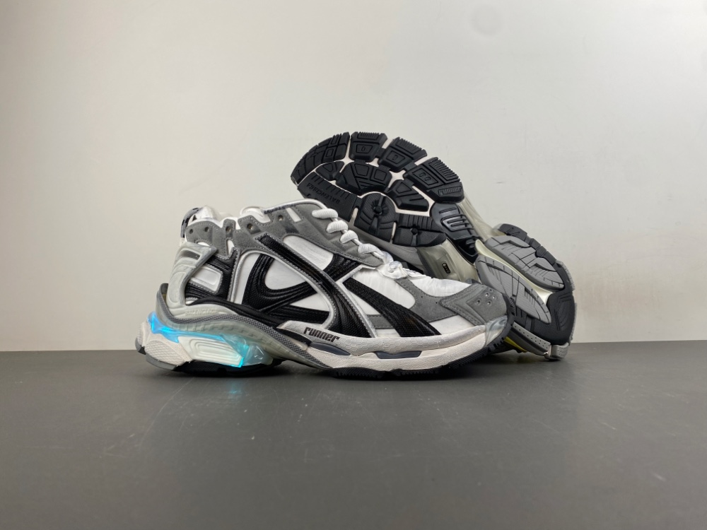 Balenciaga LED - Image 3