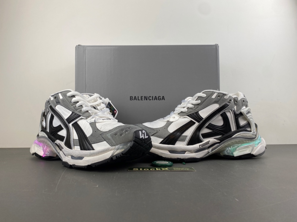 Balenciaga LED - Image 4