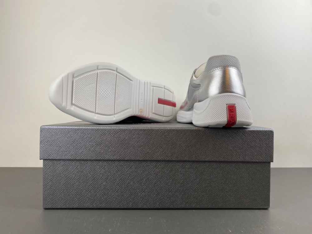 Prada - Image 7