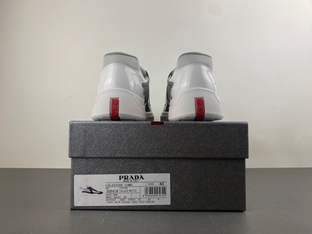 Prada - Image 8