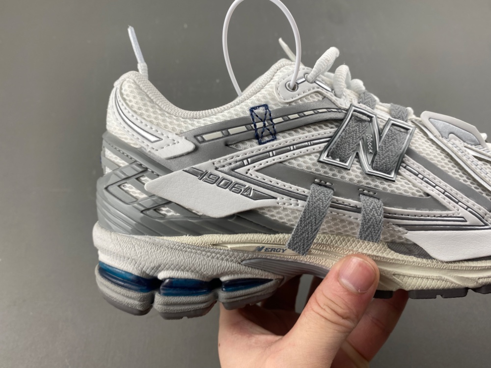 New Balance 1906 - Image 9