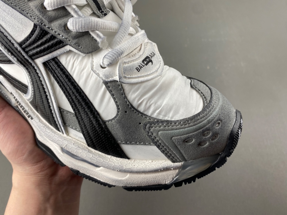 Balenciaga LED - Image 10