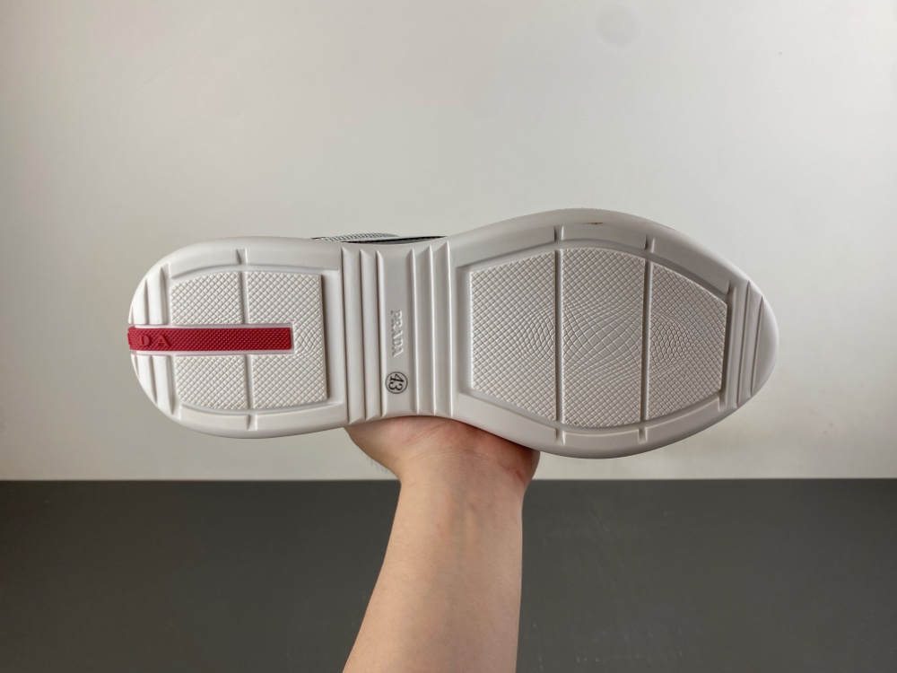 Prada - Image 10