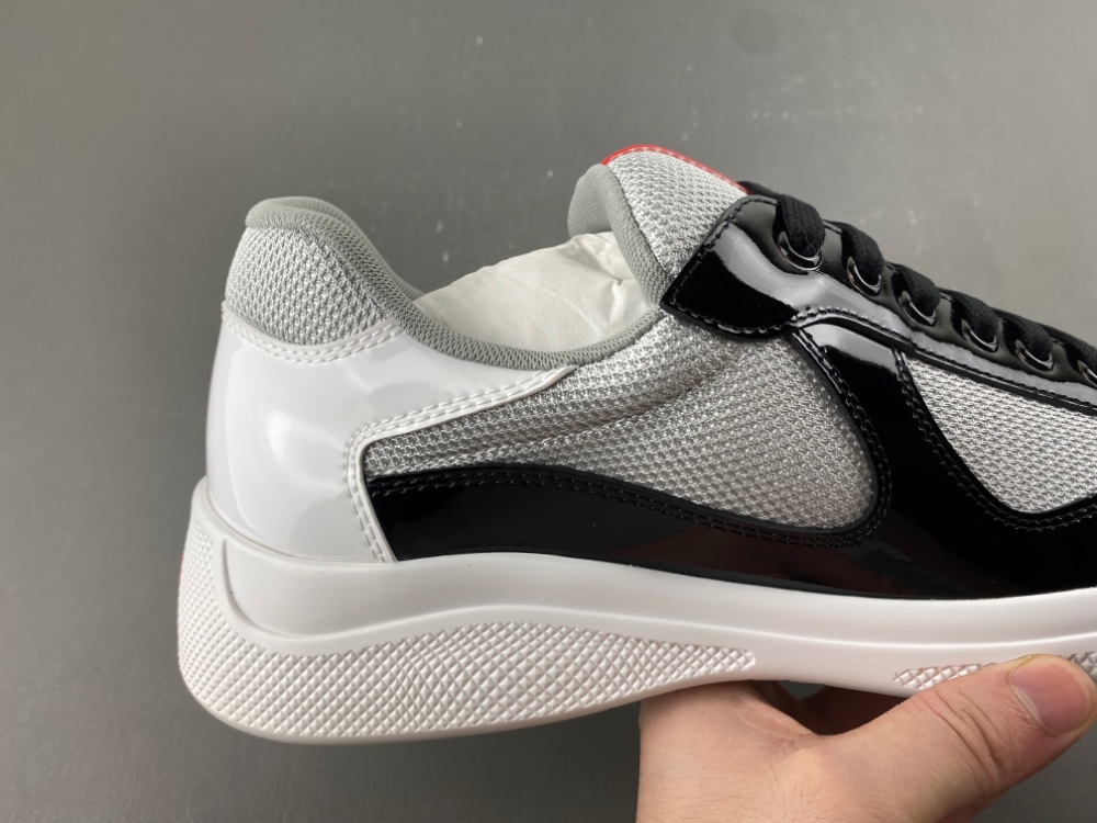 Prada - Image 10