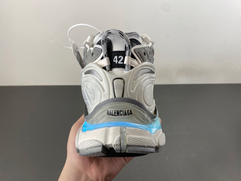 Balenciaga LED - Image 12