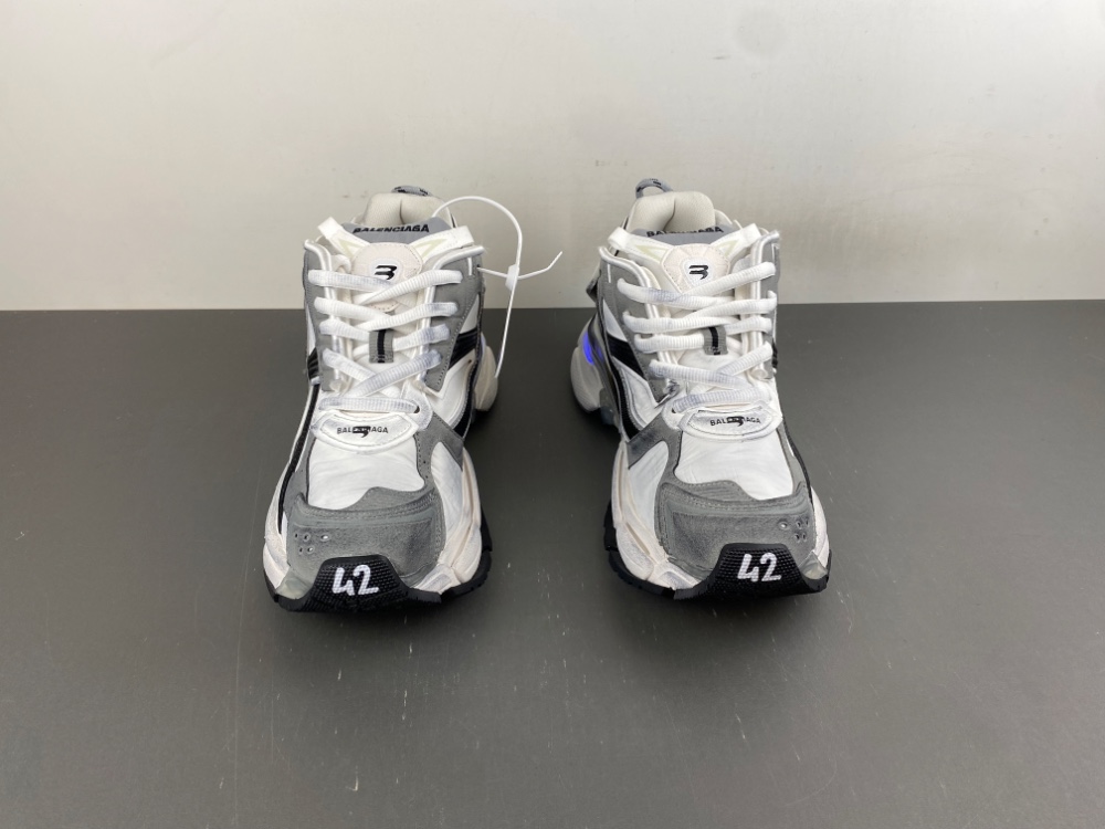 Balenciaga LED - Image 13