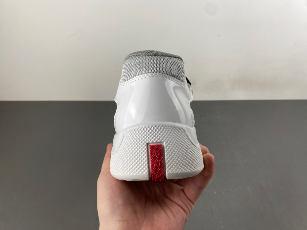Prada - Image 14