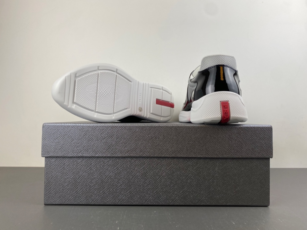 Prada - Image 16