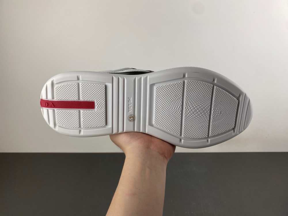 Prada - Image 16