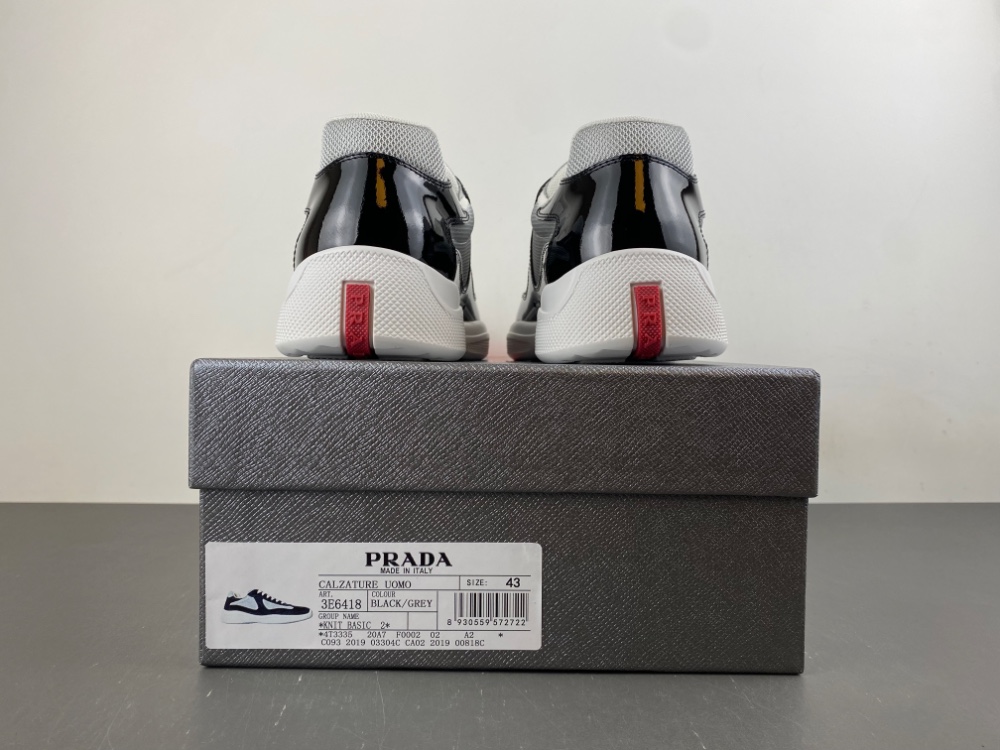Prada - Image 17