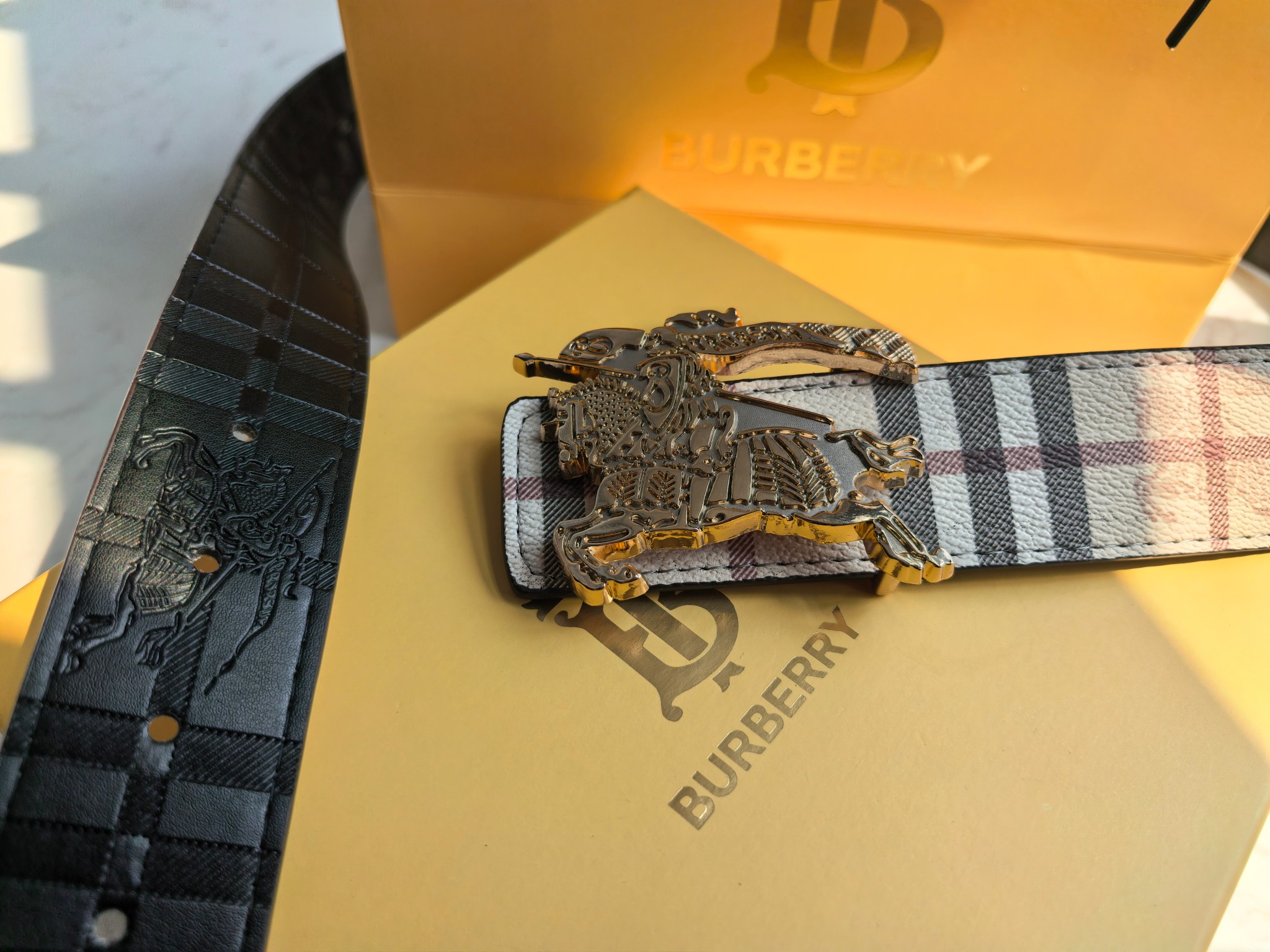 BURBERRY - Image 9