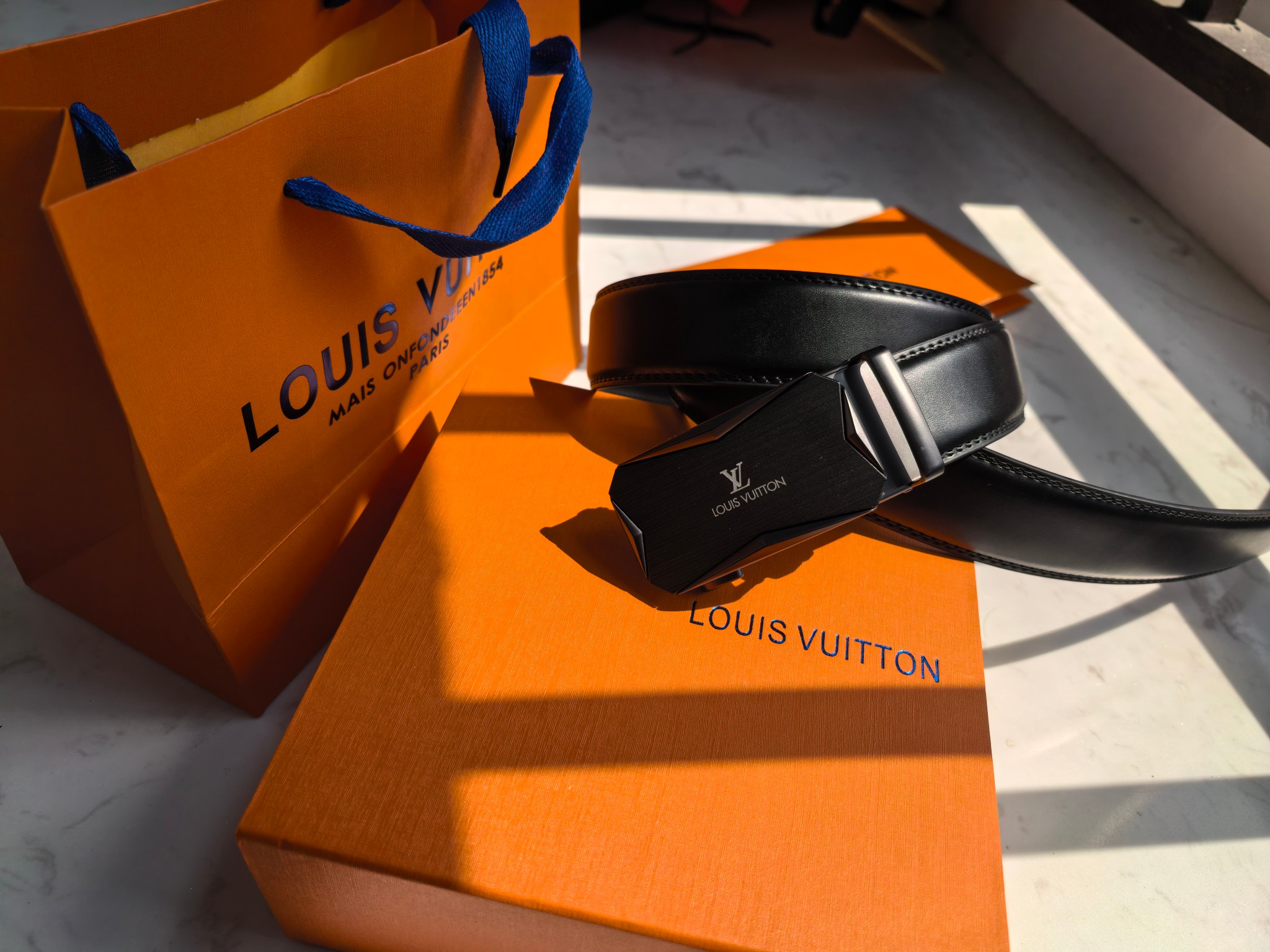 LOUIS VUITTON