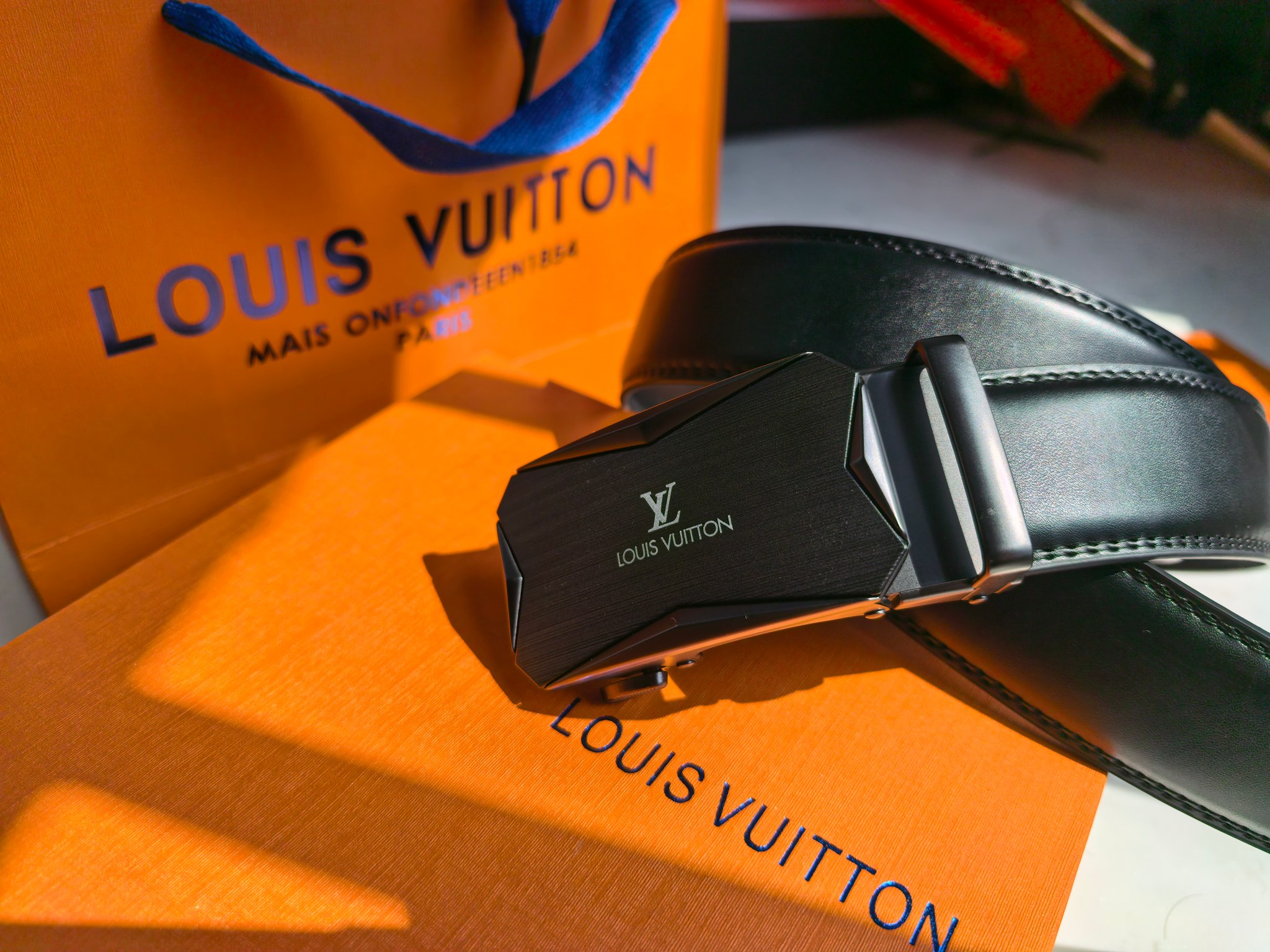LOUIS VUITTON - Image 3