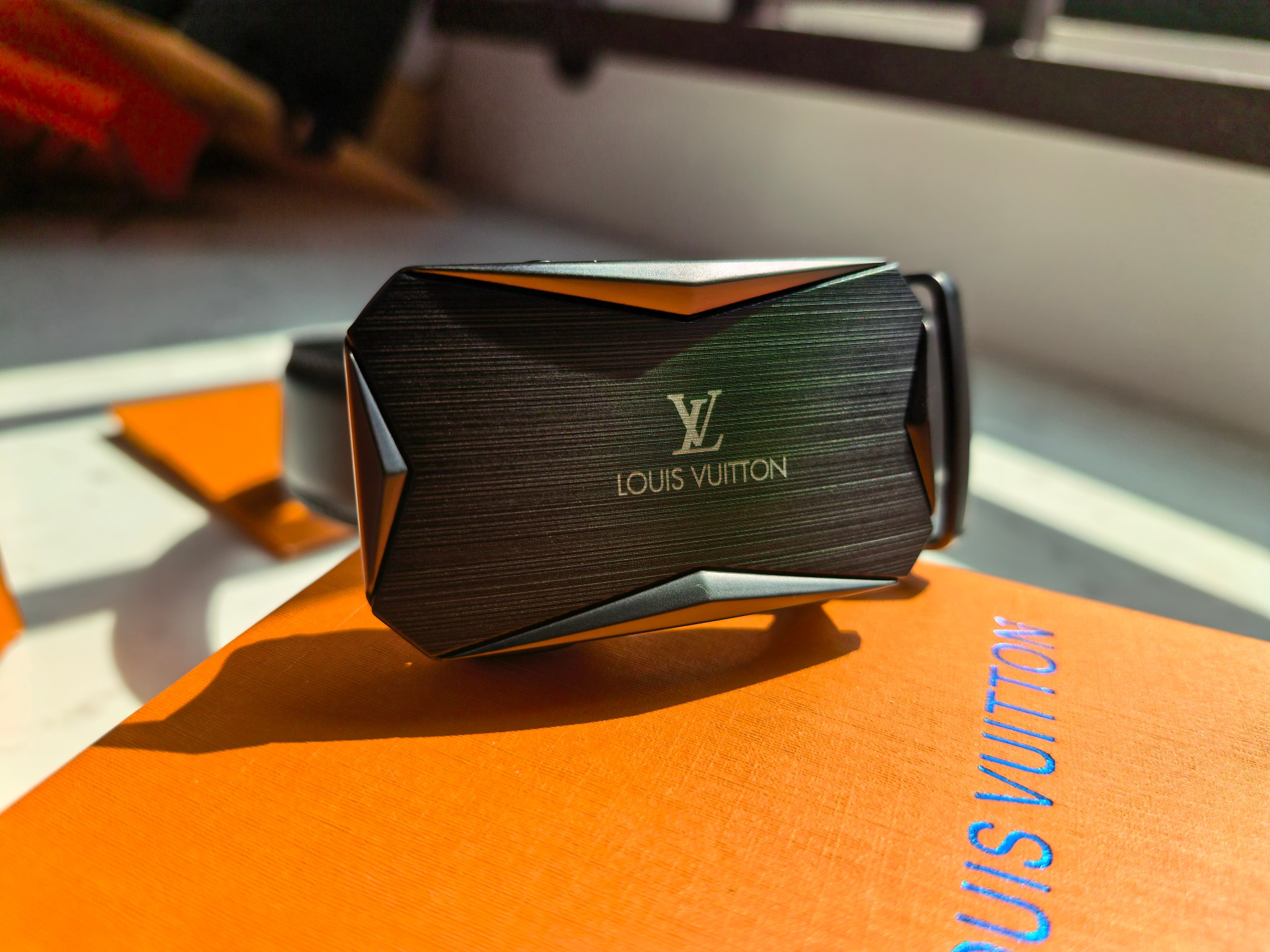 LOUIS VUITTON - Image 8