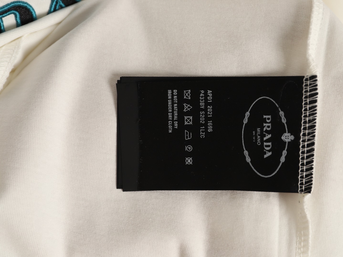 Prada - Image 10
