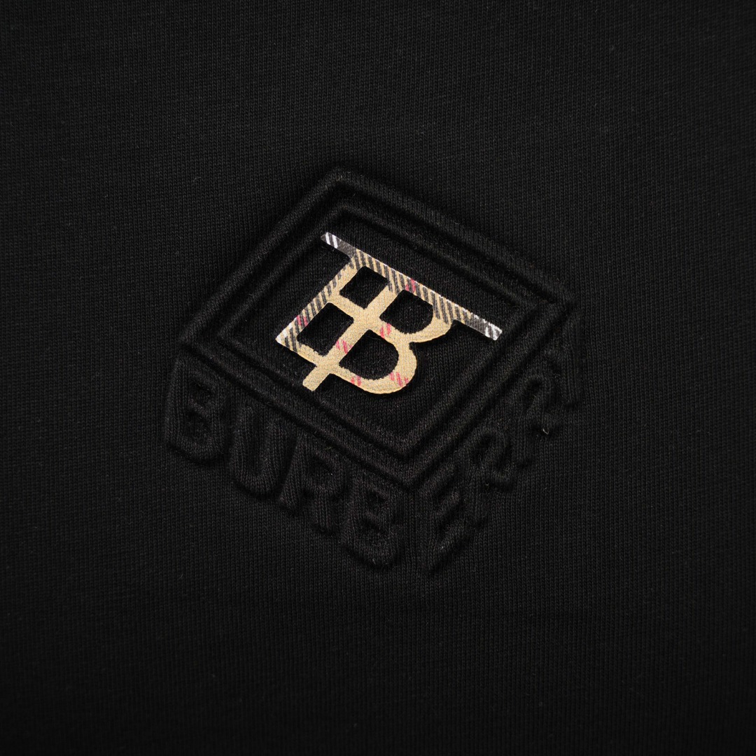 Burberry - Image 4