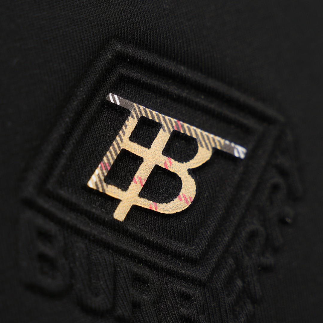 Burberry - Image 5