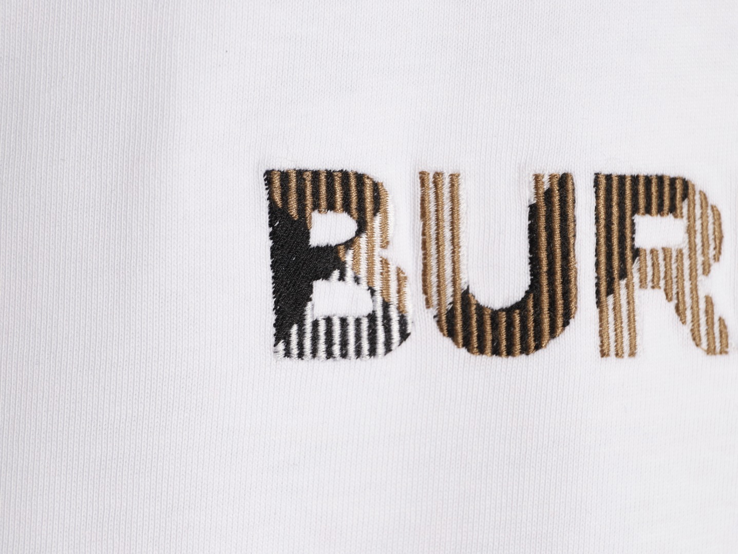 Burberry - Image 7