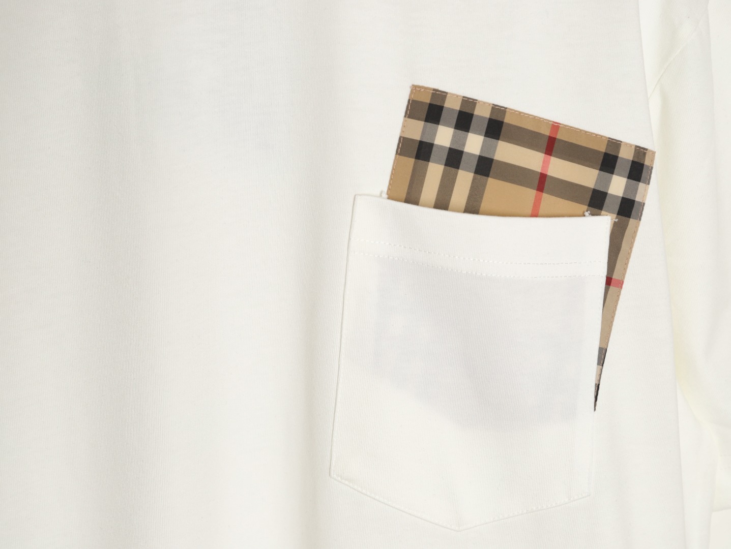 Burberry - Image 5