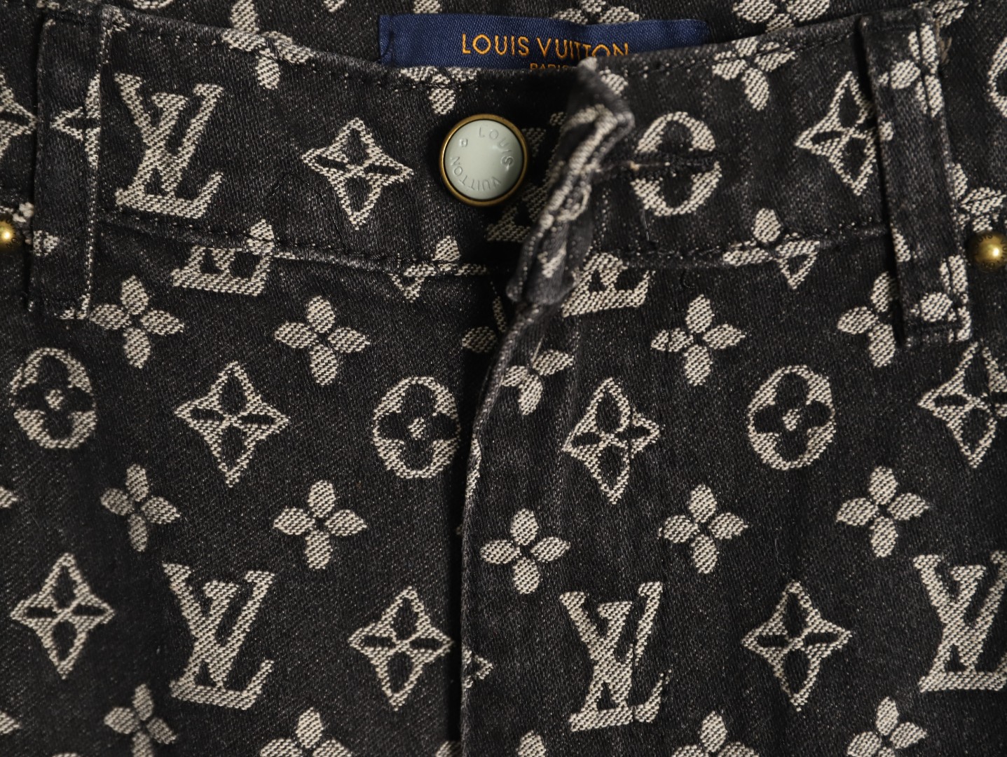Louis Vuitton - Image 4