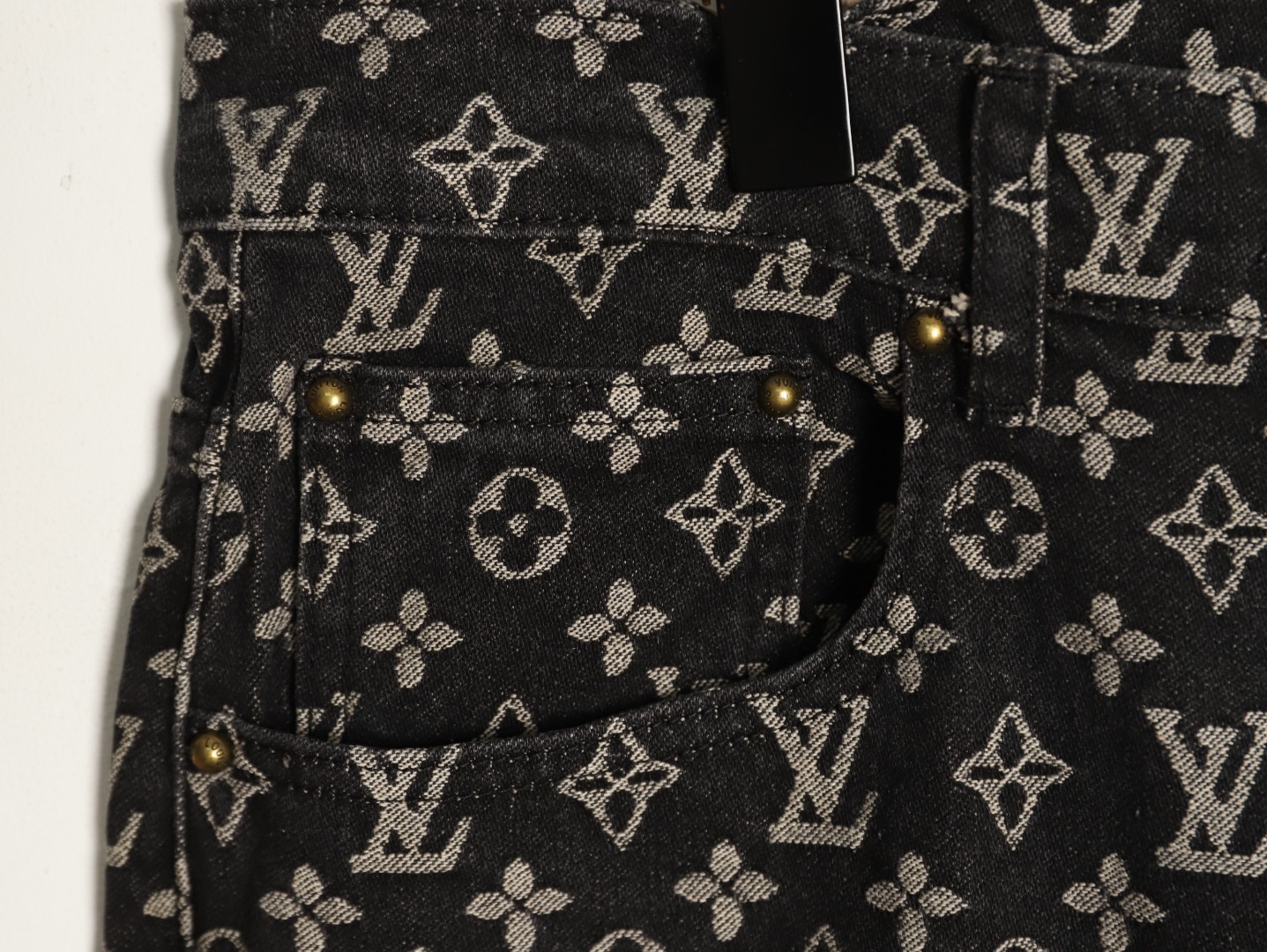 Louis Vuitton - Image 6