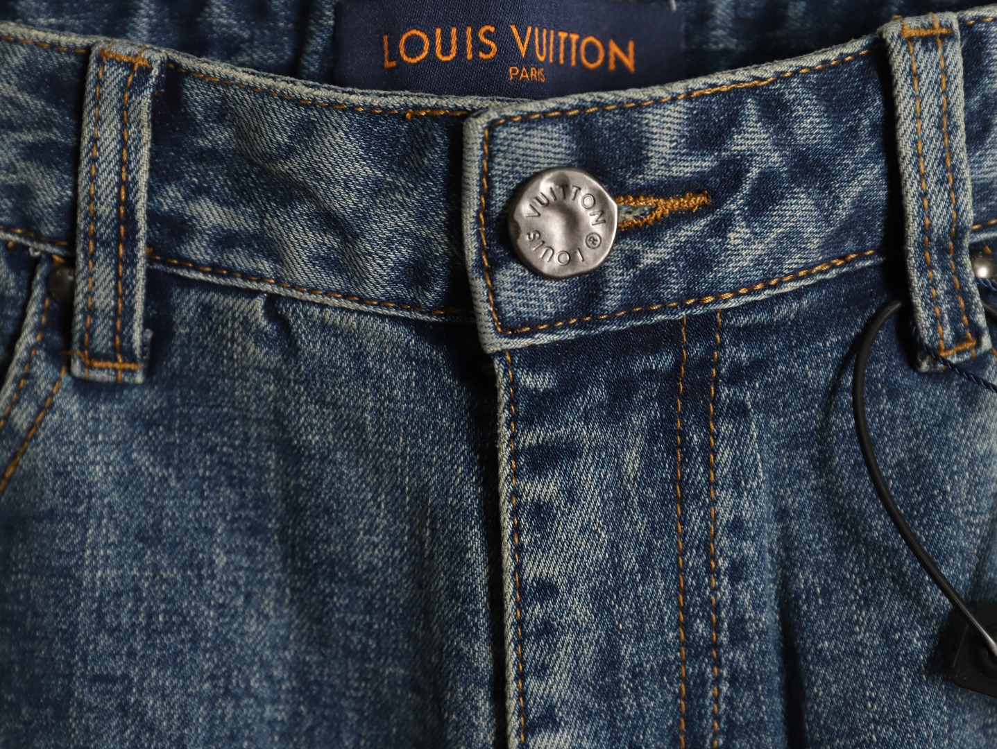Louis Vuitton - Image 4