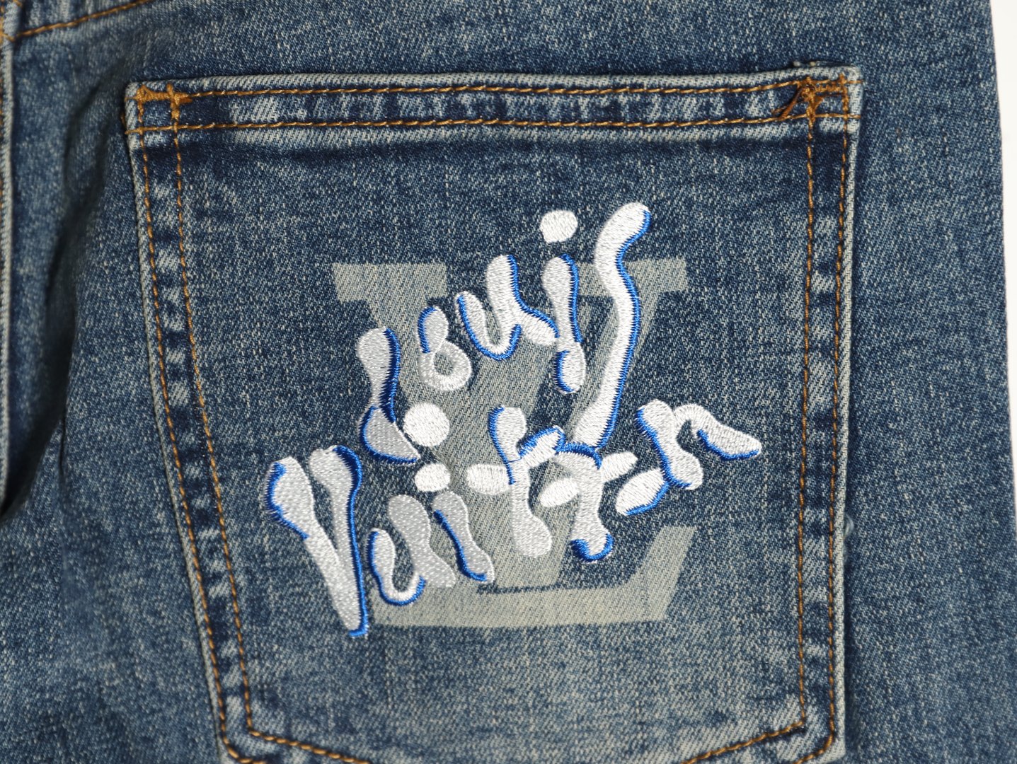 Louis Vuitton - Image 5