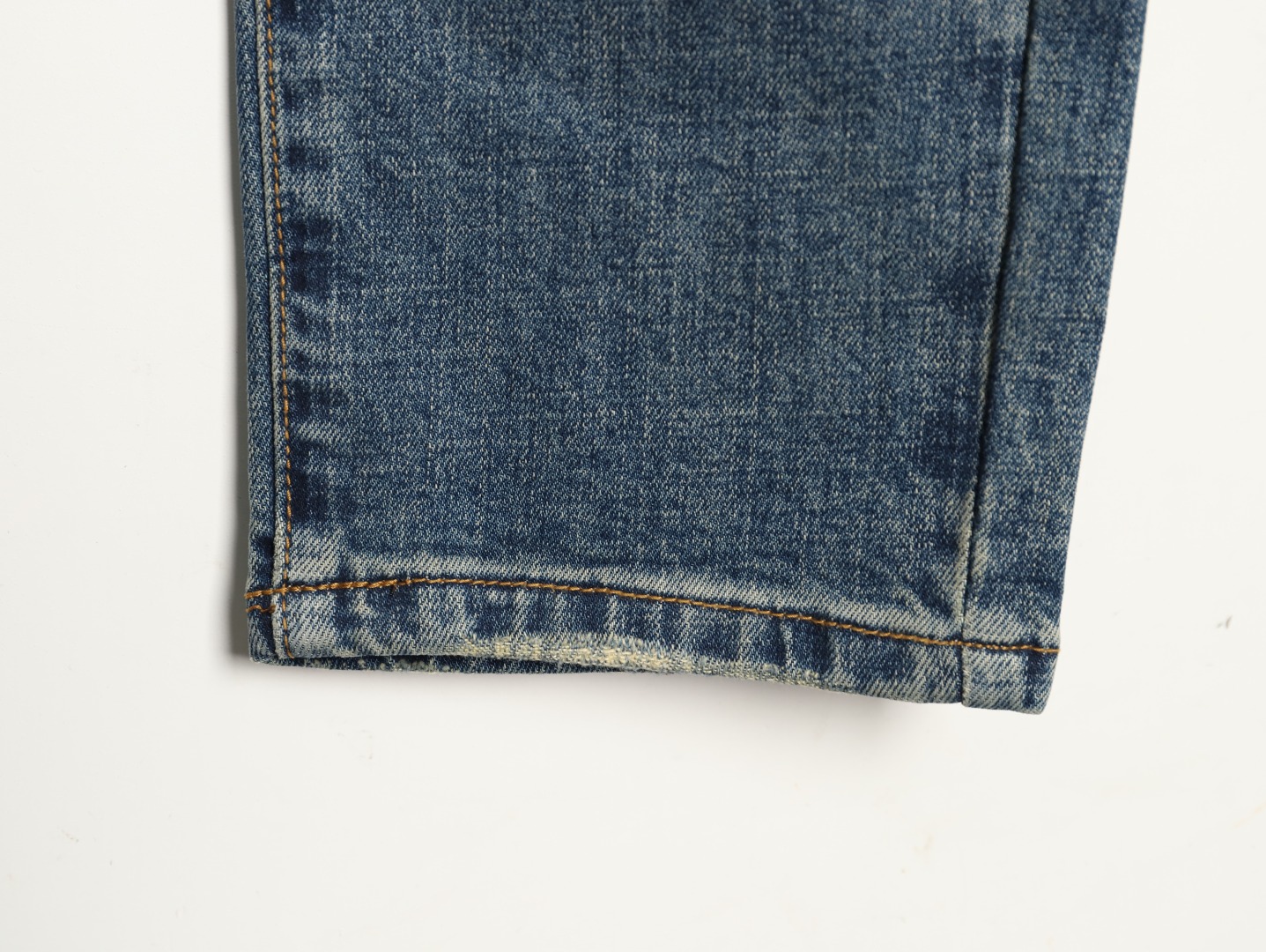 Louis Vuitton - Image 9
