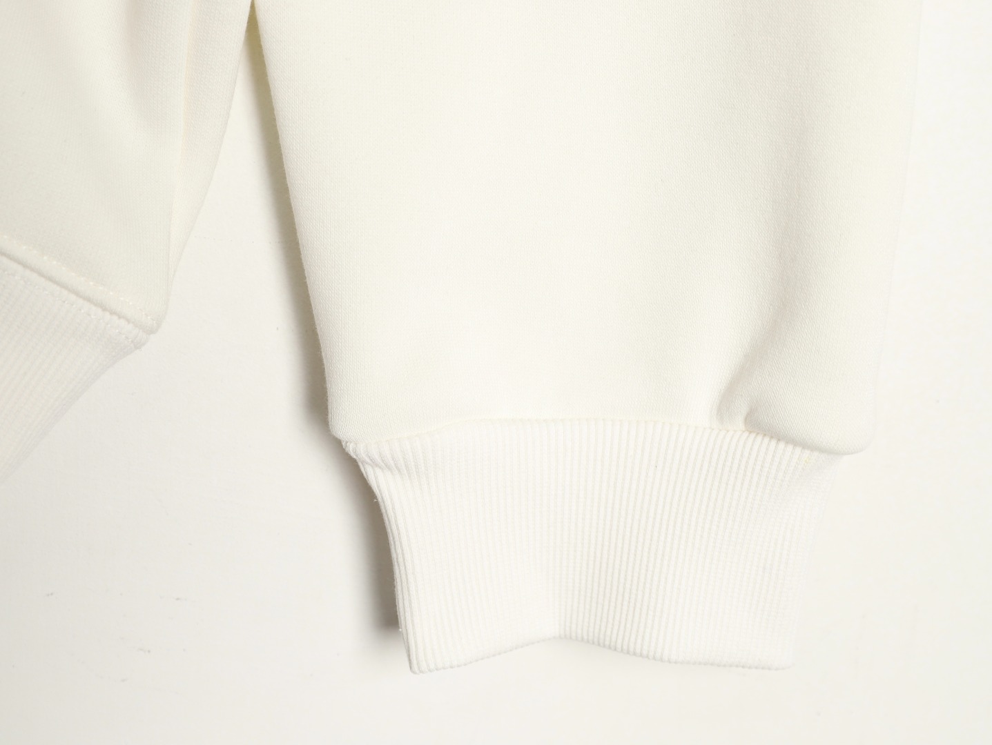 Louis Vuitton - Image 9