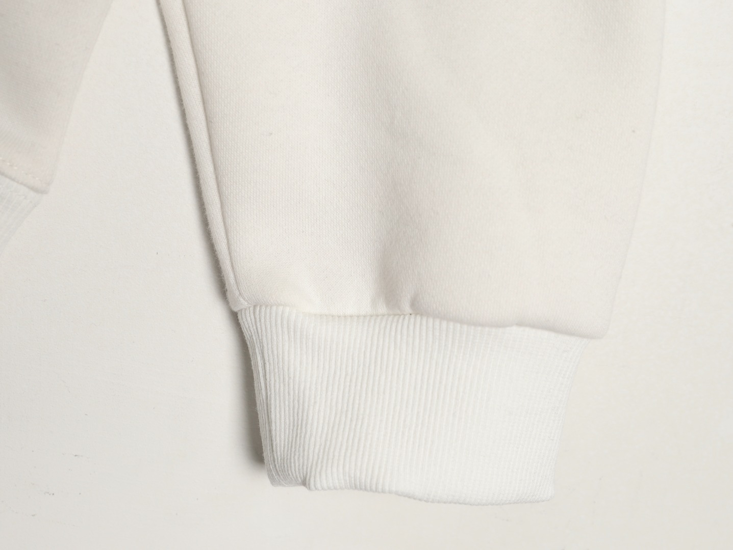 Louis Vuitton - Image 10