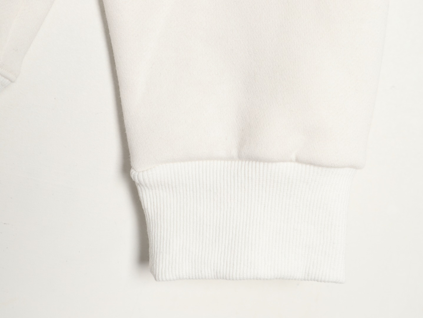 Louis Vuitton - Image 9