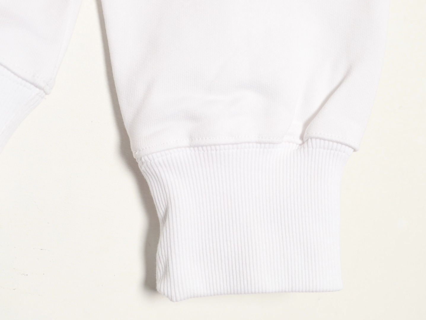 Louis Vuitton - Image 9