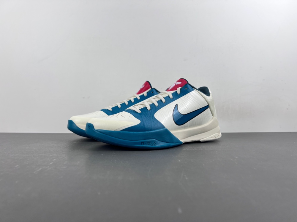 Caitlin Clark x Nike Kobe 5 Protro “Coconut Milk/Bright Spruce”
