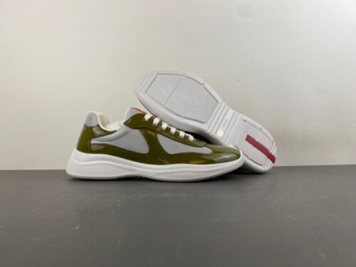 Alternative view of Prada