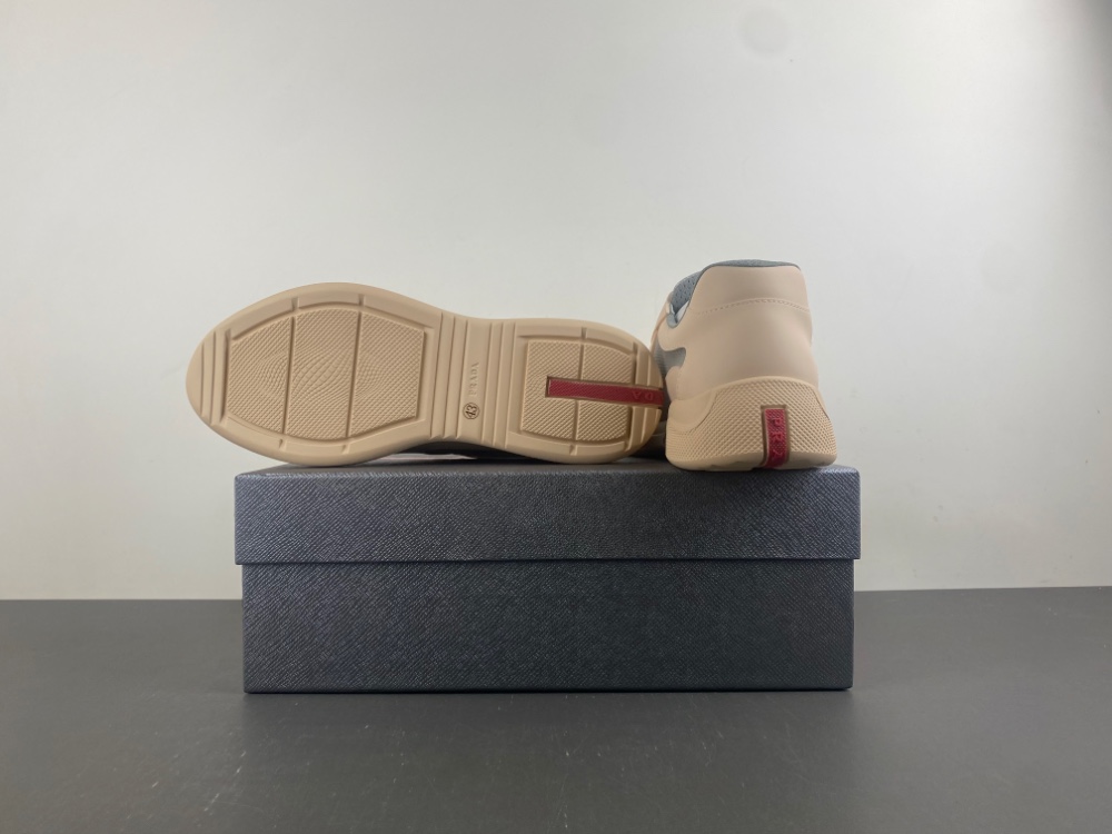 Prada - Image 7