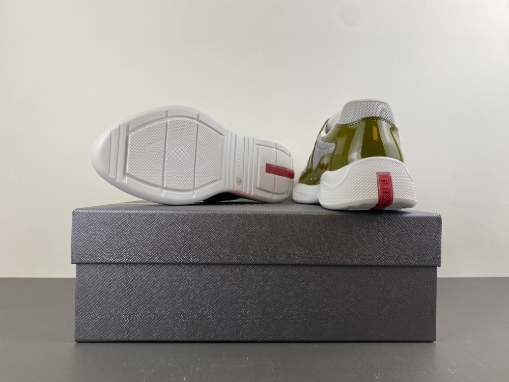 Prada - Image 8