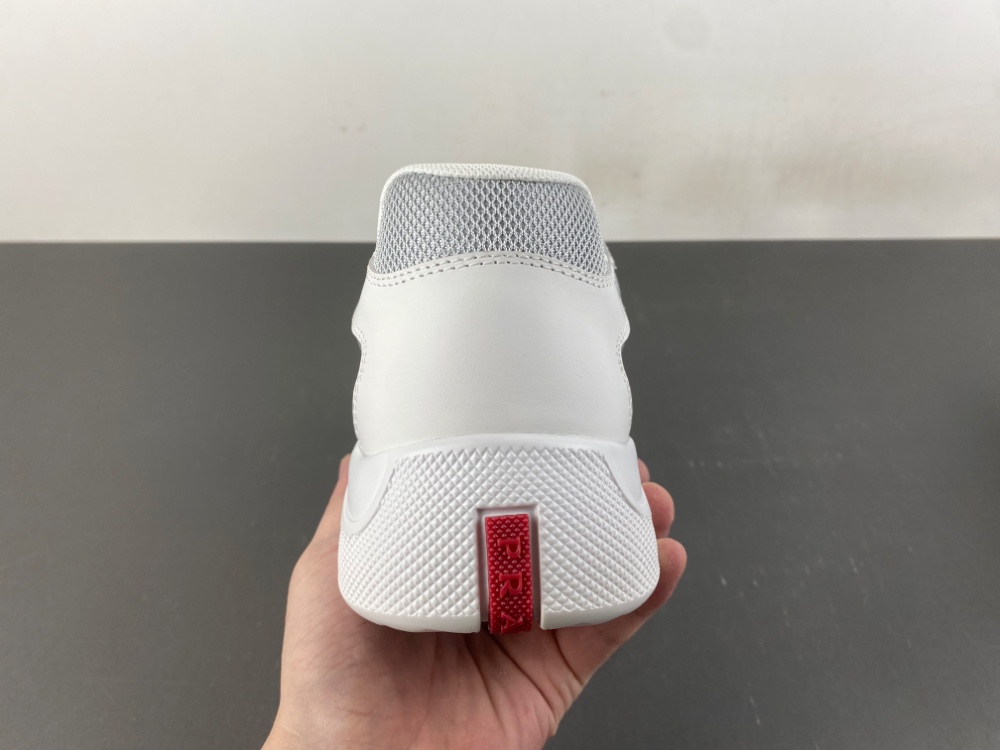 Prada - Image 8