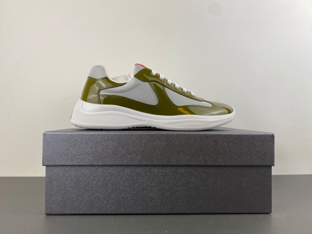 Prada - Image 9