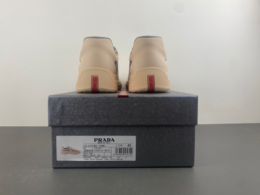 Prada - Image 10