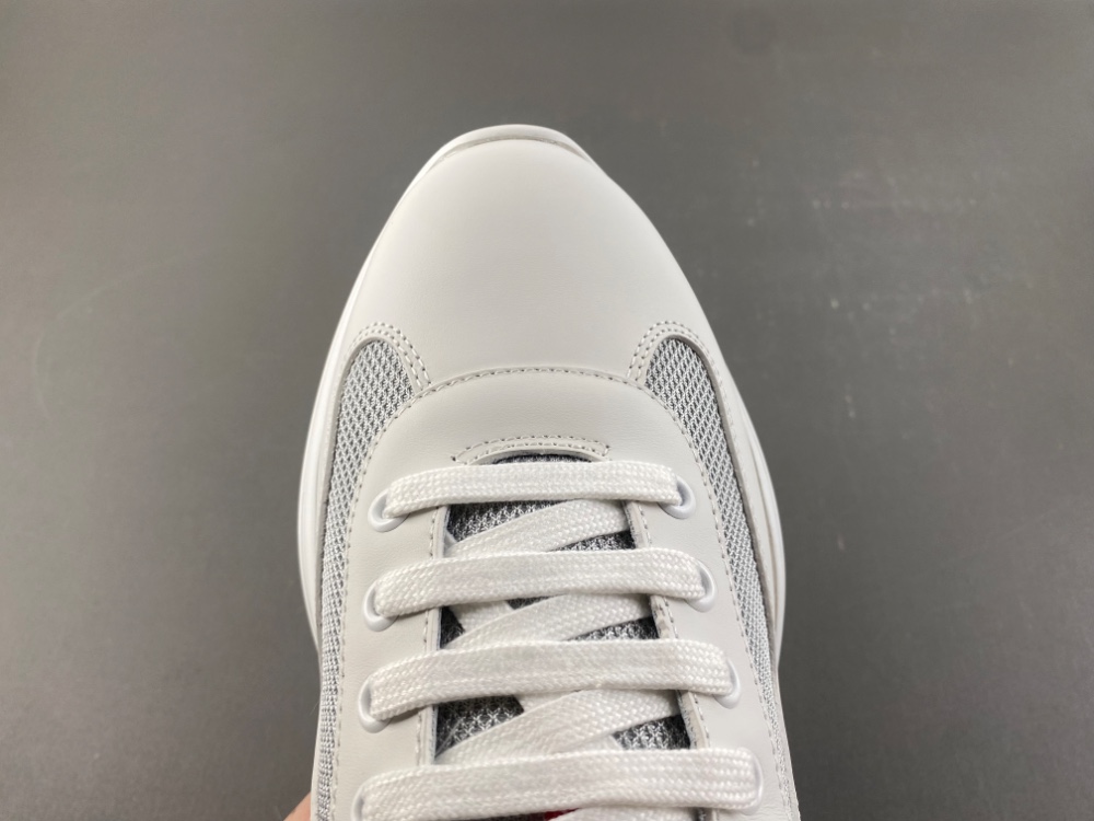 Prada - Image 10