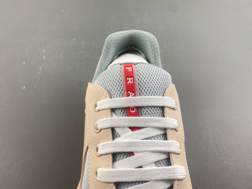 Prada - Image 12