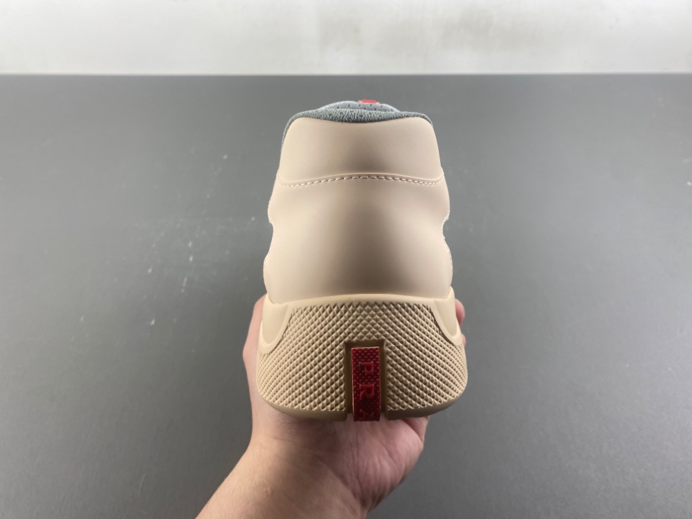Prada - Image 16